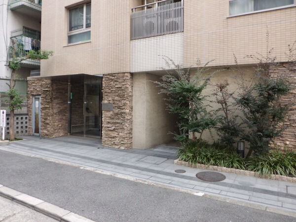 【ラジュール南堀江】エントランスアプローチ