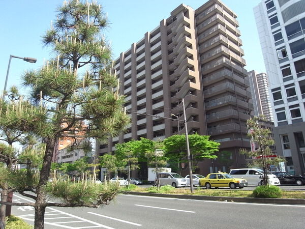 【ローレルコートエスタ上本町】外観写真