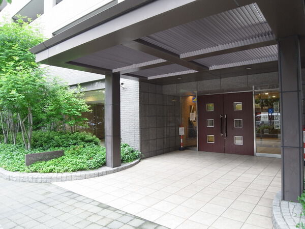 【アスティミア四天王寺東クレステージ】エントランス前