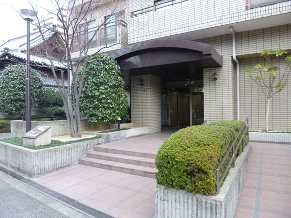 【ファミール堂ヶ芝】エントランス