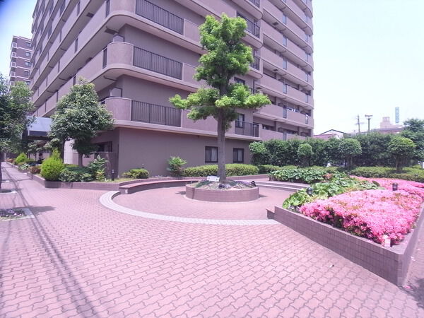 【カネボウ今福グリーンマンション】敷地内