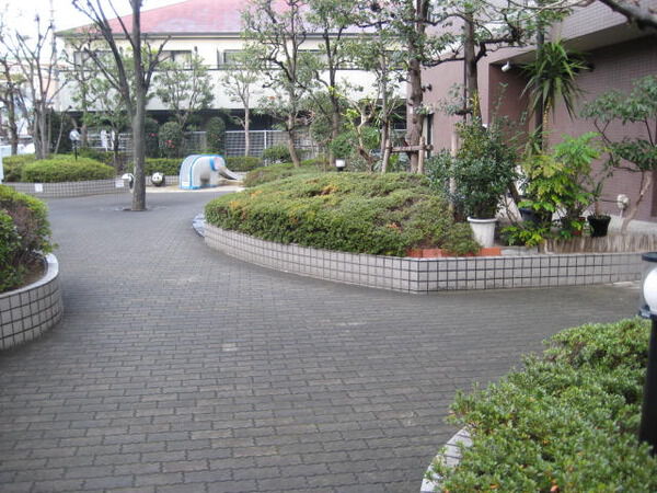 【ハイネス今福東公園壱番館】敷地内 【ハイネス今福東公園壱番館】敷地内