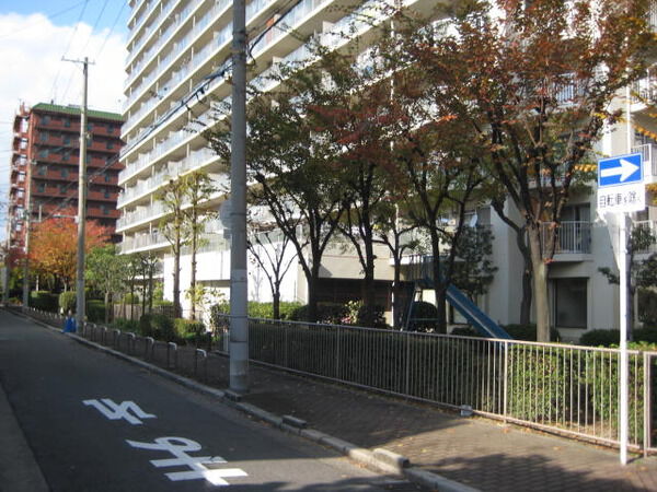 【ファミール野江】前面道路 【ファミール野江】前面道路