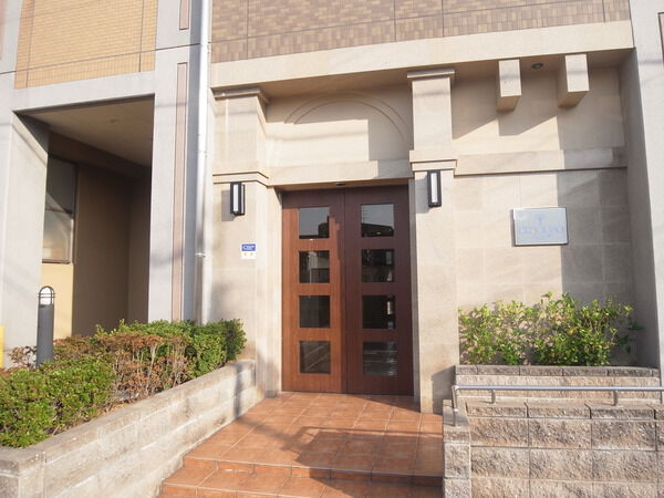 【プロパレス北畠グラシオッソ】エントランス前