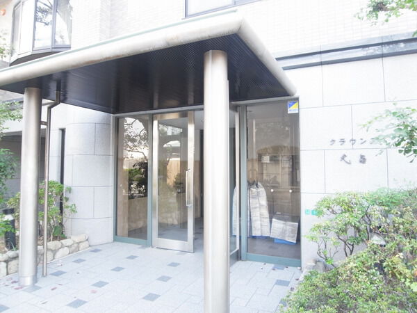 【クラウンズ北畠】エントランス前 【クラウンズ北畠】エントランス前