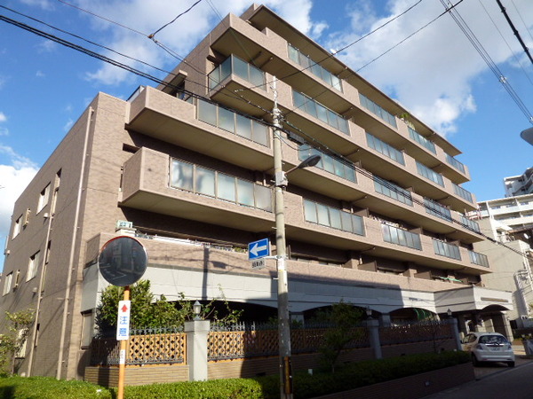 【ライオンズマンション万代東】外観写真
