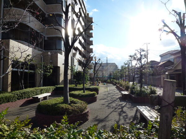 【ライオンズマンション長居公園西】公開空地