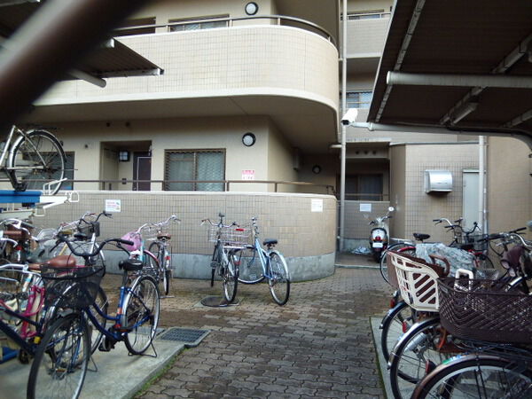 【阪神住建グランソフィア長居公園】自転車置き場