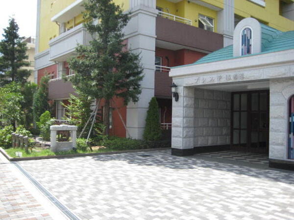 【プレステ15番館鶴見緑地】エントランス