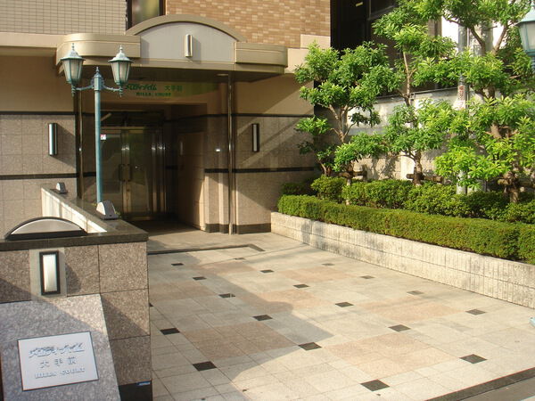 【メロディーハイム大手前ヒルズコート】エントランス