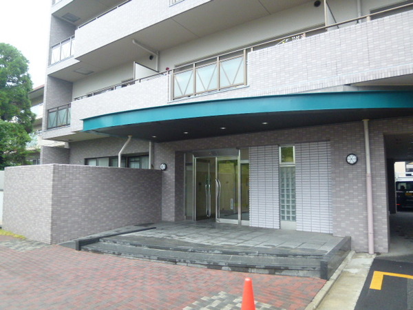ライブヒルズ鳳