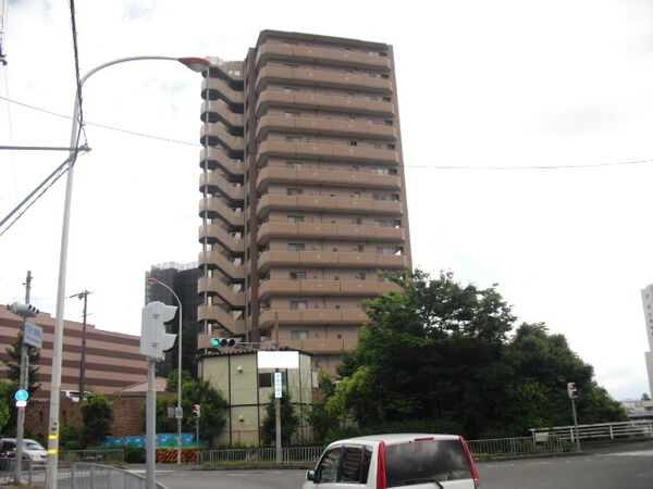 ファーストアヴェニュー泉ヶ丘