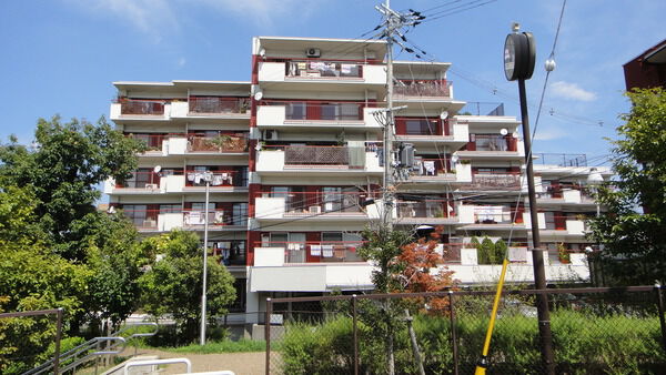 エクセルハイツ豊中上野坂 2枚目 エクセルハイツ豊中上野坂