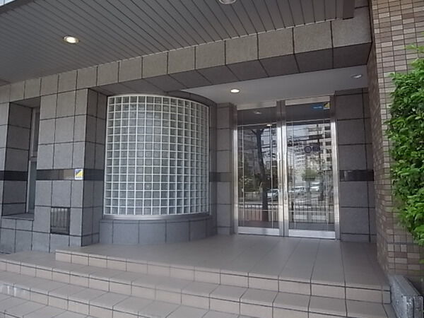 【ステイツ豊中西緑丘】エントランス