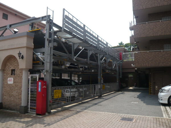 【セレッソコート桃山台】駐車場