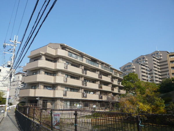 【ジオ緑地公園ヒルサイドテラス】外観