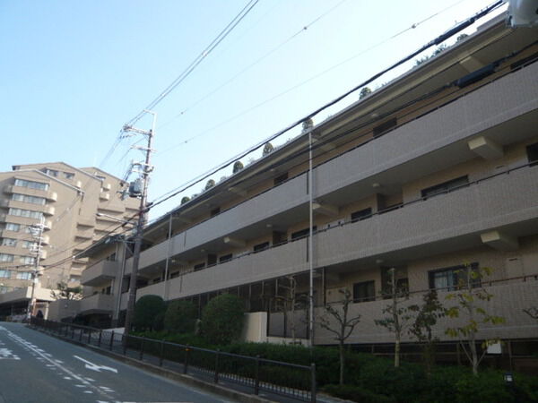 【ジオ緑地公園ヒルサイドテラス】外観
