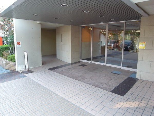 【ベルレーヴ豊中本町】エントランス 【ベルレーヴ豊中本町】エントランス