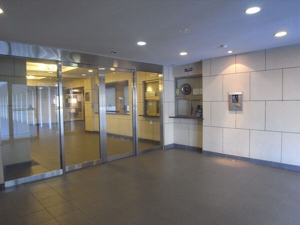 【ヴィルヌーブ緑地公園】エントランス