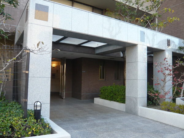 【ステイツ千里古江台】エントランス