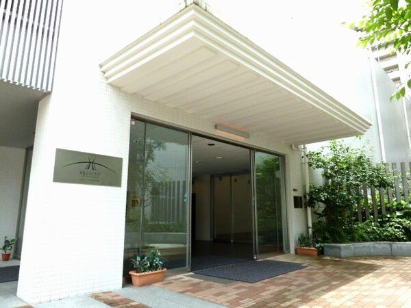 【ヒルズシティ枚方公園】エントランス
