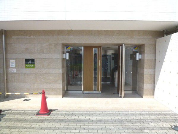 【ファインフラッツ茨木】エントランス 【ファインフラッツ茨木】エントランス