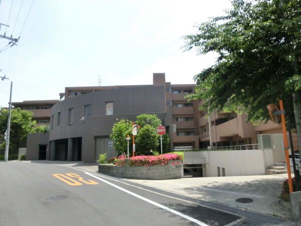 【グランノア箕面】外観