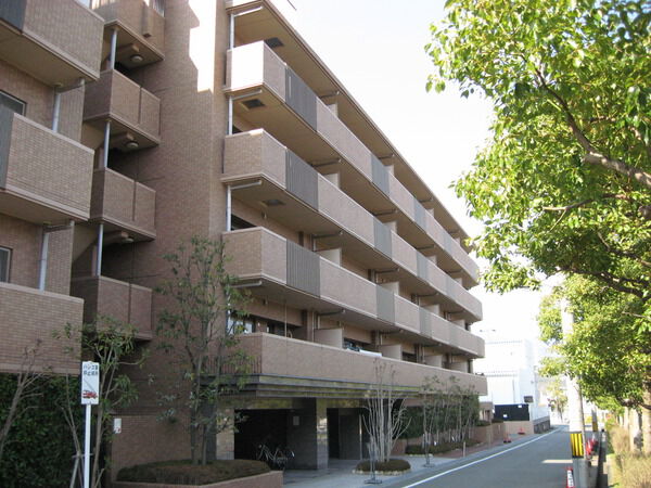 【コスモ箕面小野原メイプルコート】外観