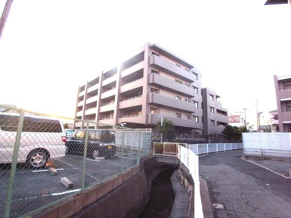 ローレルコート塚口町