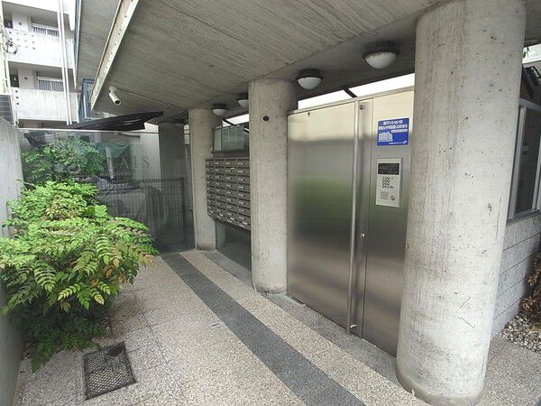 【パレ武庫之荘2】エントランス