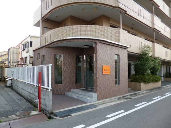 【ビプレイス立花】エントランス