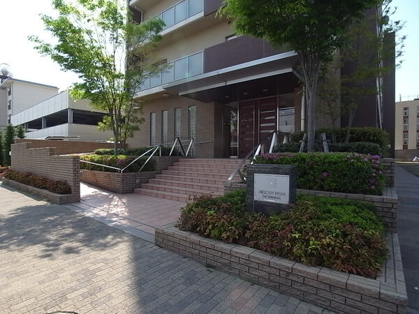 【メロディーハイムたちばな】エントランス