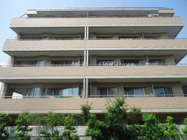 【ロイヤル甲子園】外観