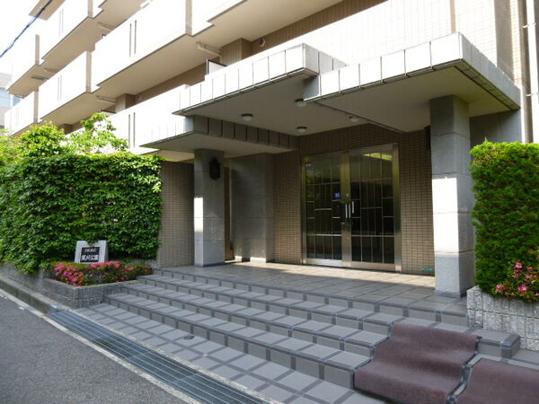 【ディオレ夙川公園】エントランス部分