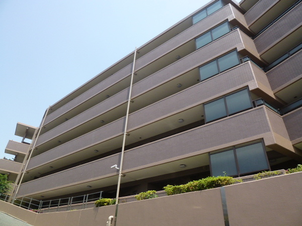 【ファミール甲陽園】外観