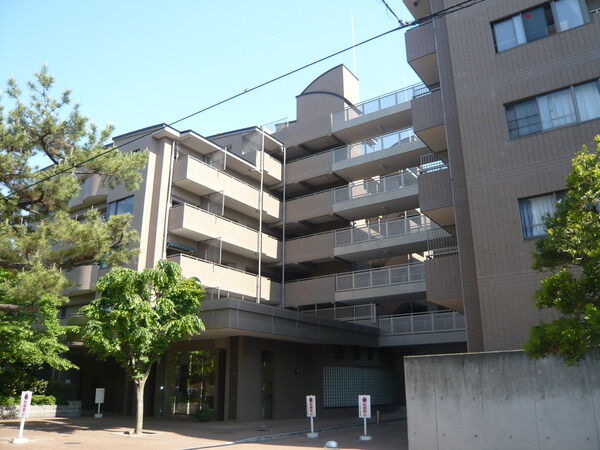 【ファミール西宮夙川公園】外観