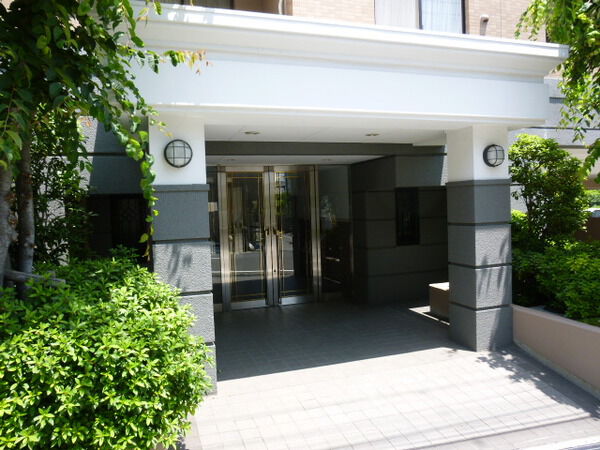 【パークハイム苦楽園】マンション出入口 【パークハイム苦楽園】マンション出入口