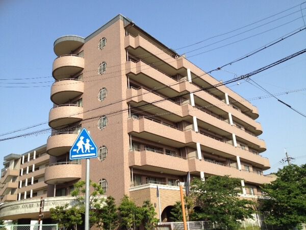 【セレッソコート甲子園口ディアナ】外観2