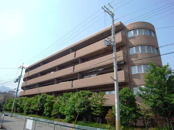 【プレティナージュ苦楽園】外観