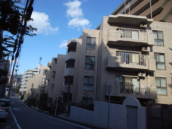 宝塚ロジュマン南口