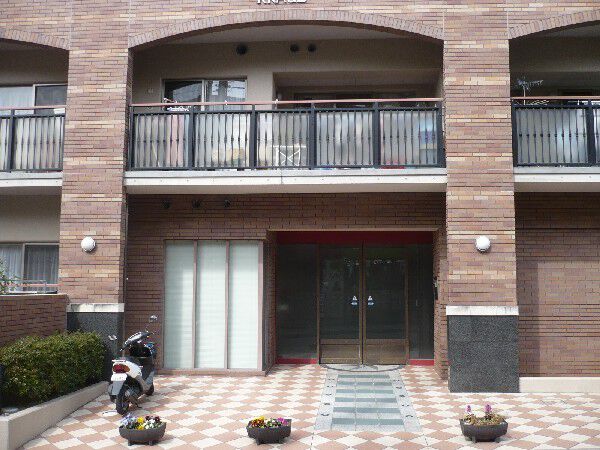 【ハイネスクラウズ宝塚駅前】外観