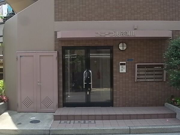【ユニーブル逆瀬川】エントランス