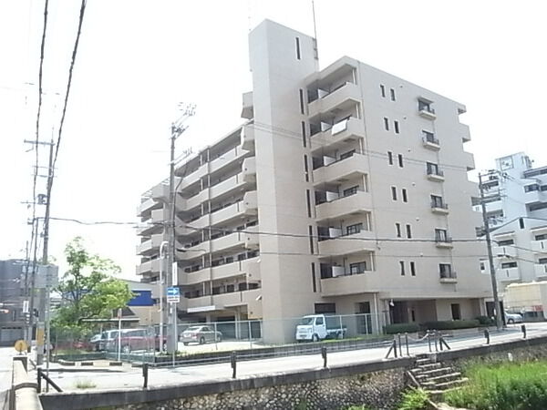 【フォルム逆瀬川】外観