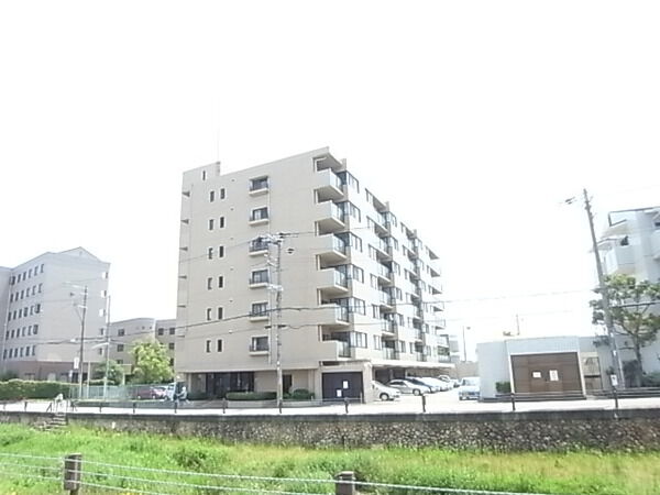 【フォルム逆瀬川】外観