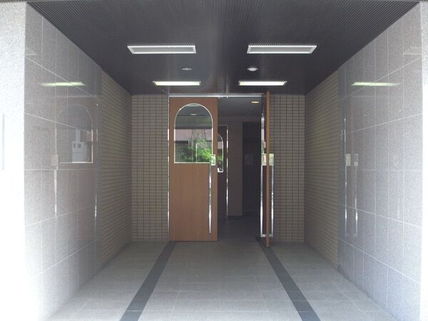 【ネバーランド宝塚小林】エントランス