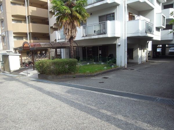 【朝日プラザ宝塚南】正面