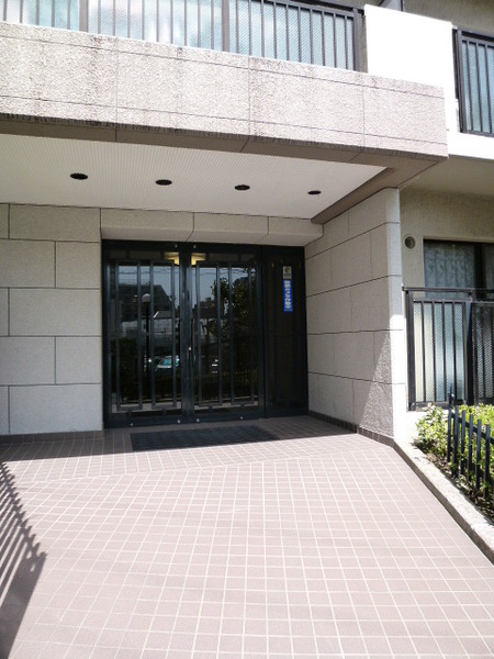 【パレロワイヤル宝塚南口】マンション入り口 【パレロワイヤル宝塚南口】マンション入り口