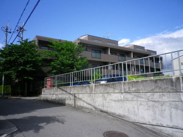 メゾン花屋敷東