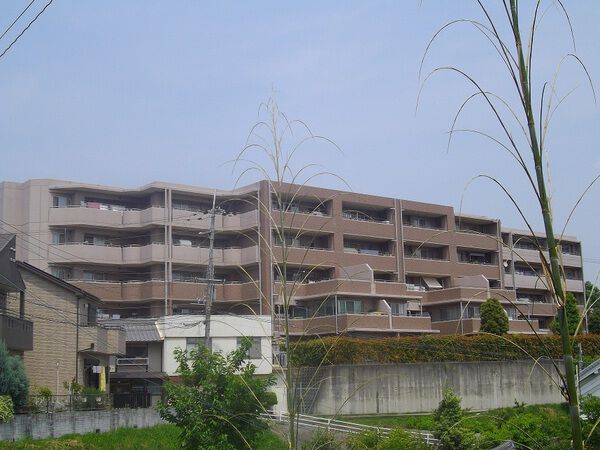【ディーグランセあやめ池】外観写真