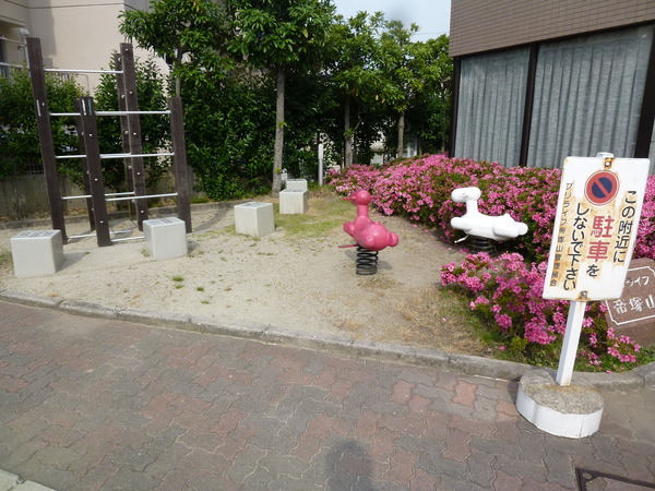 【プリライフ帝塚山】敷地内公園 【プリライフ帝塚山】敷地内公園